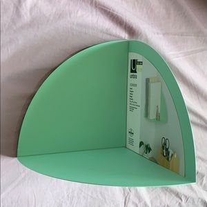 Corner Bookshelf 📚